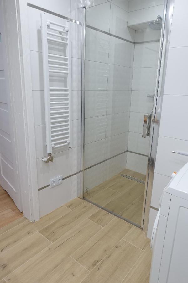 Three Rooms Apartment Krakow Exterior photo